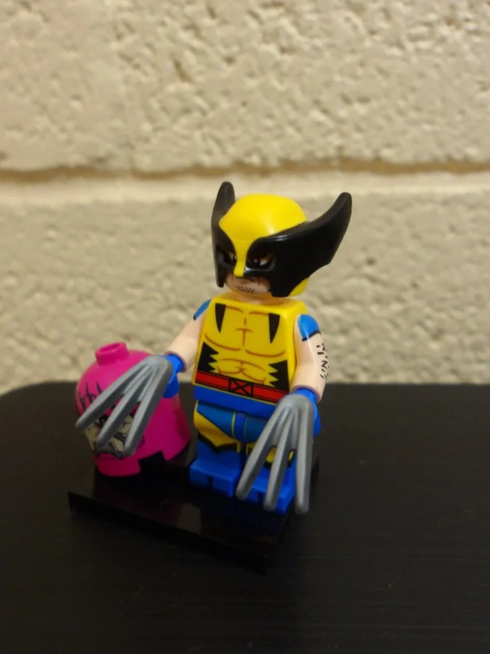 LEGO Wolverine Minifigure 71039 Marvel Series 2 New, no bag Complete